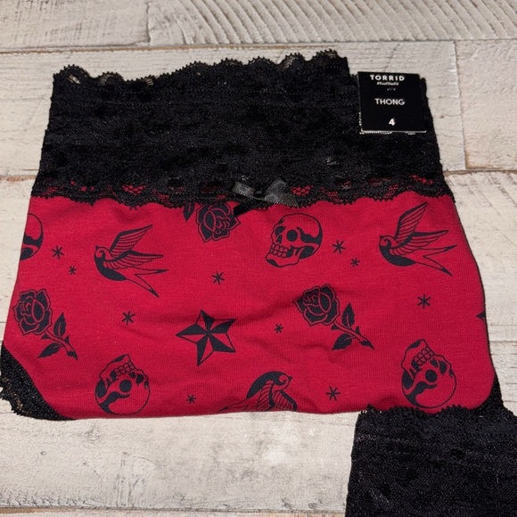 Torrid 2-Pair Of Thongs Size 4X (26) NWT! - Picture 2 of 11